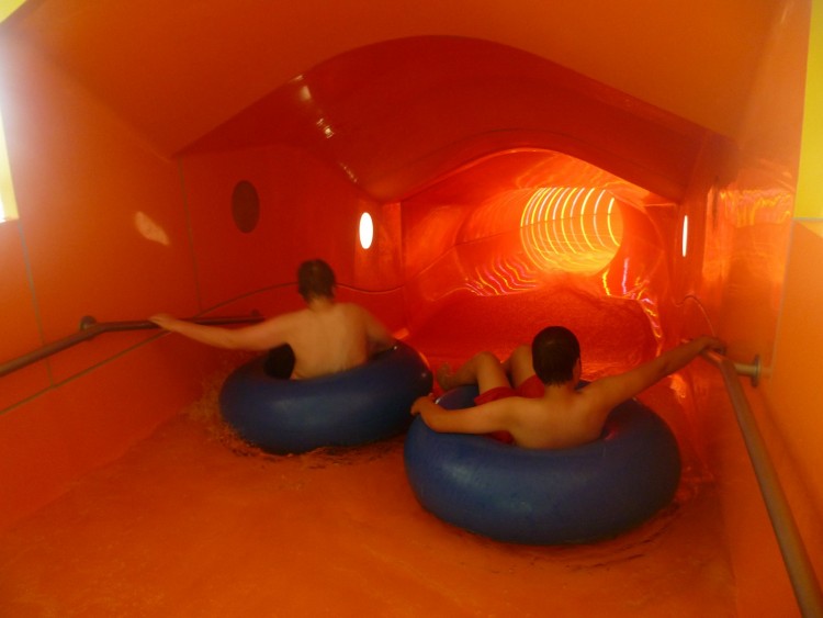 Alle hatten viel Spaß in den Wasserrutschen der Dünen-Therme.